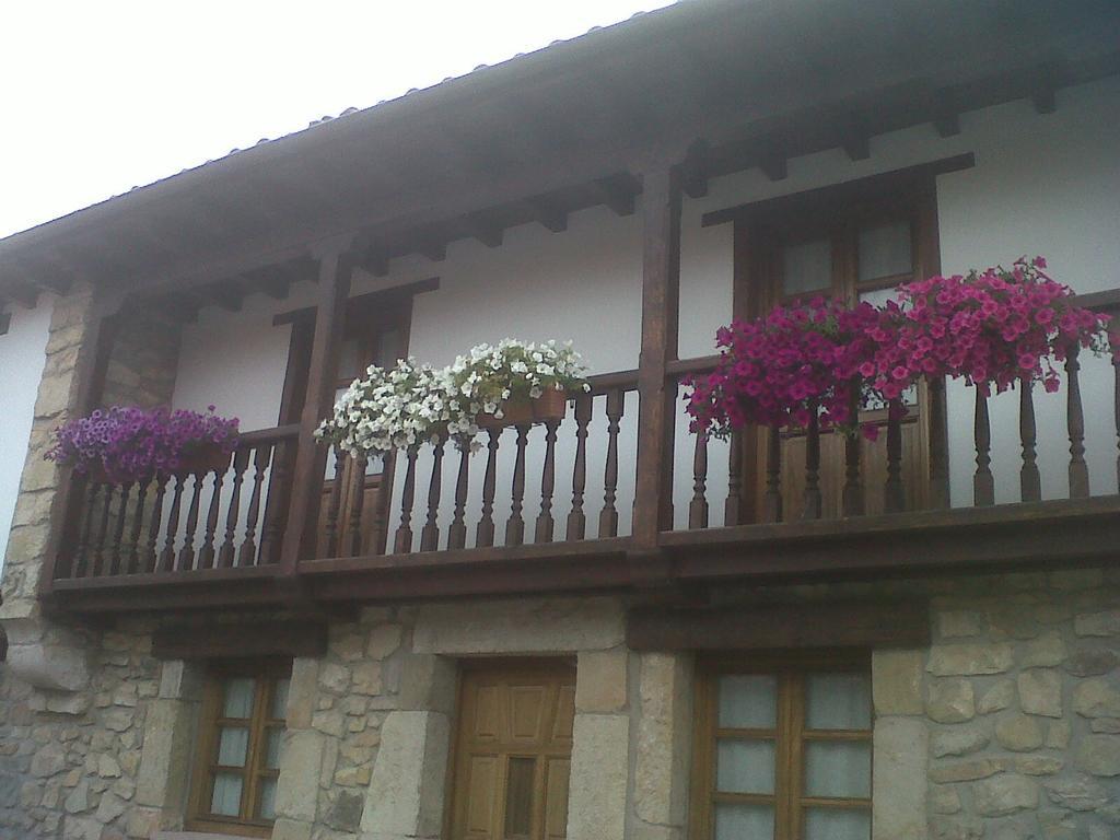 El Cabanon De Pimiango Guest House Bagian luar foto