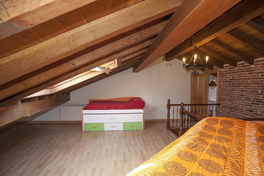 El Cabanon De Pimiango Guest House Ruang foto