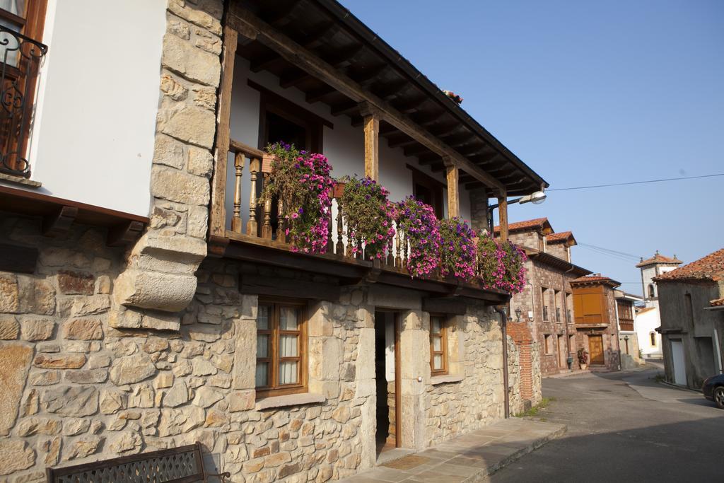 El Cabanon De Pimiango Guest House Ruang foto