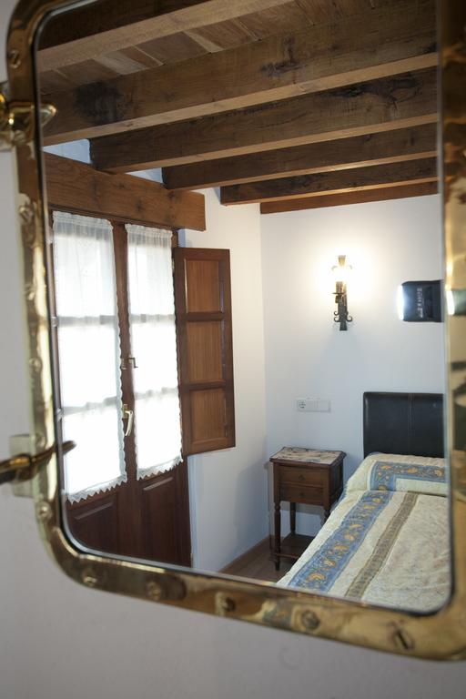 El Cabanon De Pimiango Guest House Ruang foto