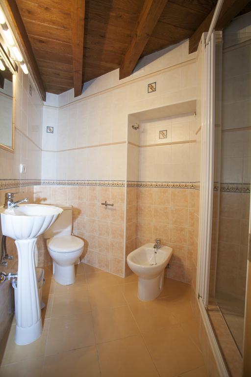 El Cabanon De Pimiango Guest House Ruang foto