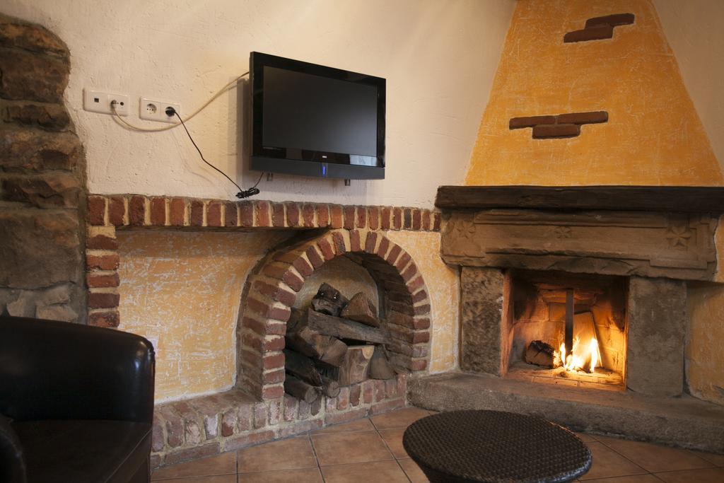 El Cabanon De Pimiango Guest House Ruang foto