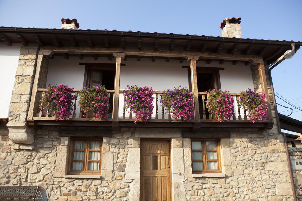 El Cabanon De Pimiango Guest House Ruang foto